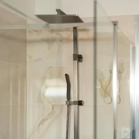 L'Avant Scene Meuble 5 Etoiles Parking Gratuit Jacuzzi Avignon Exterior photo